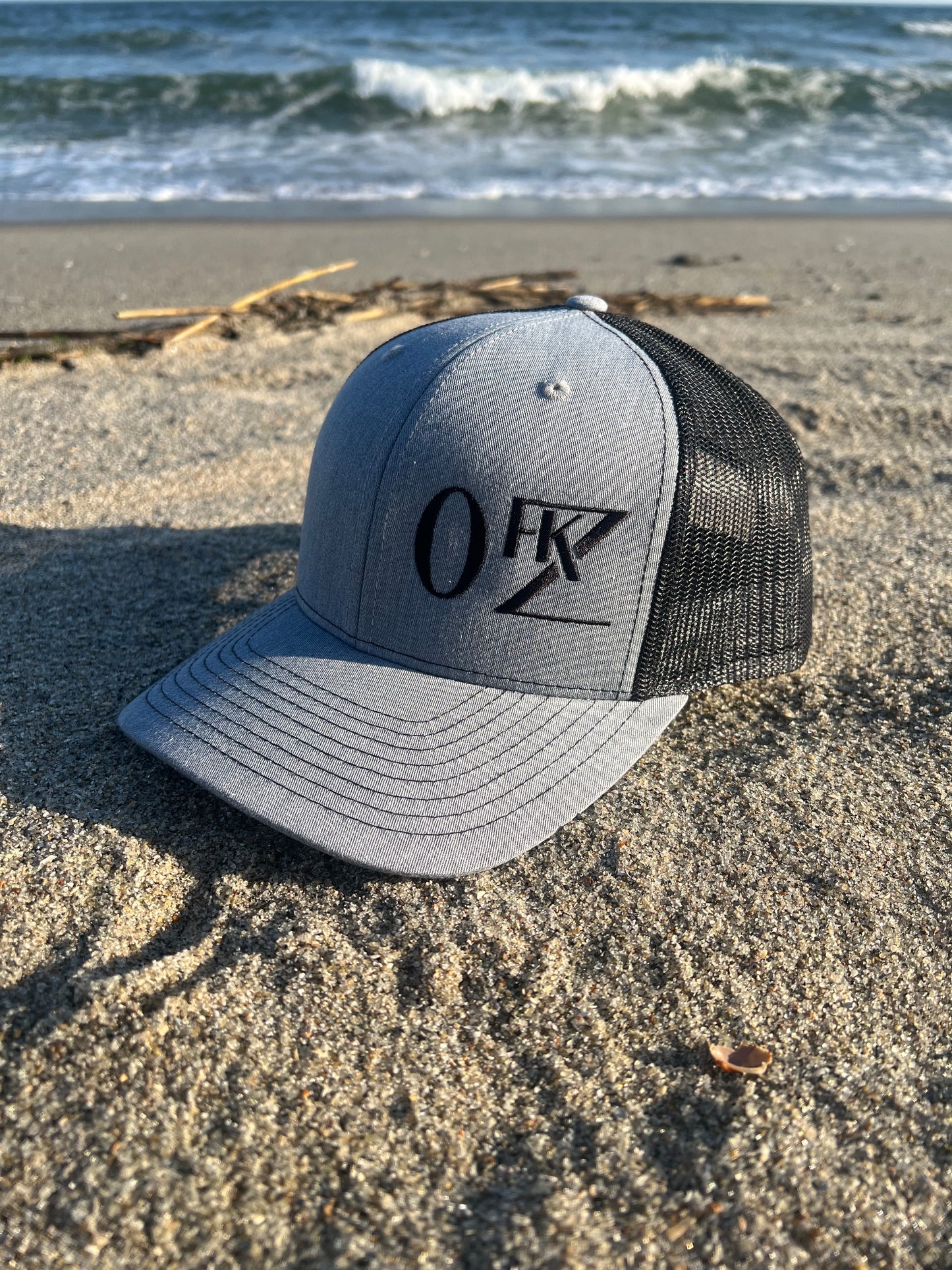 0FKZ Snapback Trucker hat in Heather Gray/Black